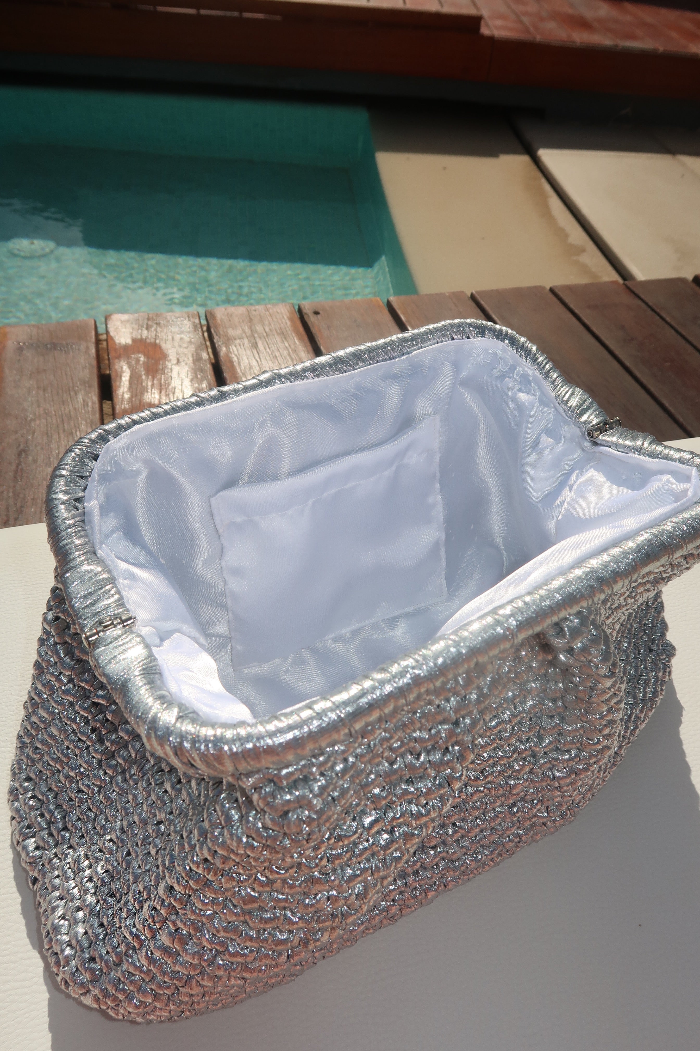 OIA METALLIC CLUTCH - SILVER